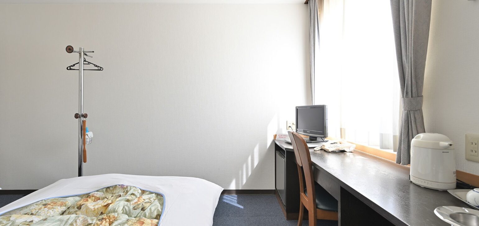 プレミアムツインルーム（LAN接続無料）