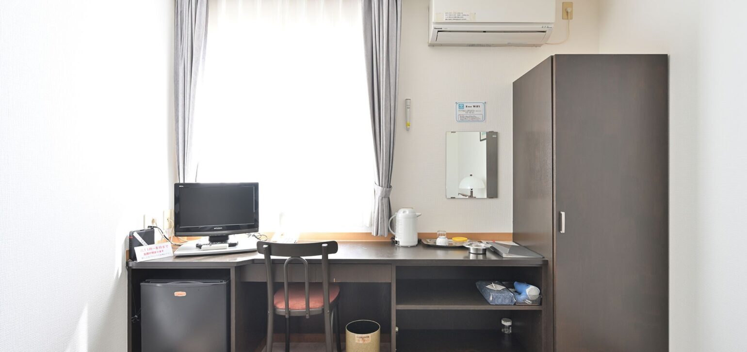 プレミアムシングルルーム（LAN接続無料）