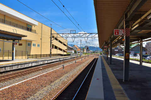 長浜駅のホームの画像
